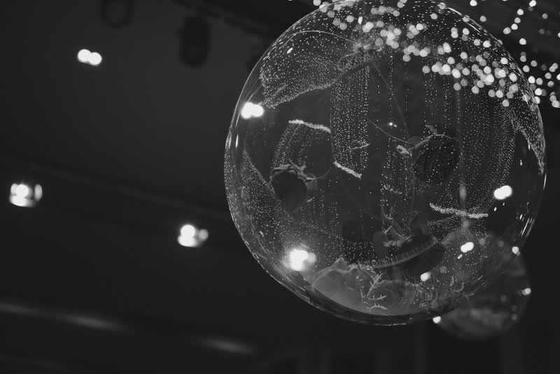 Bolha de vidro decorativa iluminada no palco